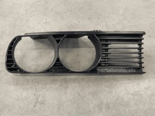 E30 (1982- 1994) Grille, RIGHT side