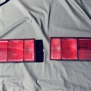 E30 All-Red Rear Light Set – Early Models M0003