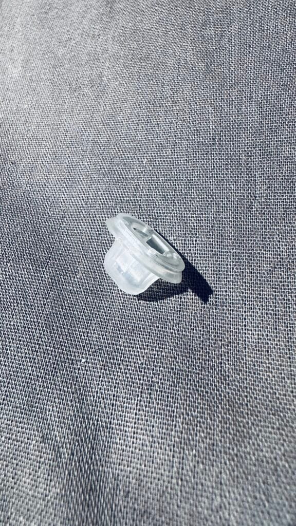 BMW E30 C-Pillar Exterior Moulding Grommet M0024